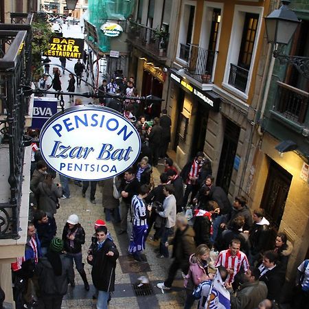 Pension Izar Bat Сан Себастиан Екстериор снимка